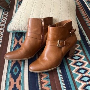 Bass ladies short boots in cognac color with great buckle details.